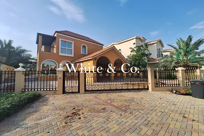 Single Row l Open Layout l Closed Kitchen