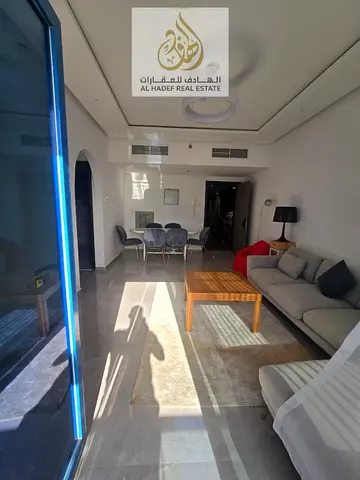 🏡✨ للإيجار السنوي في عجمان – غرفة وصالة داخل برج فاخر  📍 الموقع: أحد أرقى أبراج عجمان – موقع مميز وحيوي قريب من جميع الخدمات والمرافق 🚗🛍️  📐 تفاص