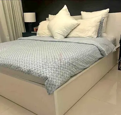 IKEA White MALM Hydraulic Queen Storage Bed with IKEA Mattress 160 x 200 cm