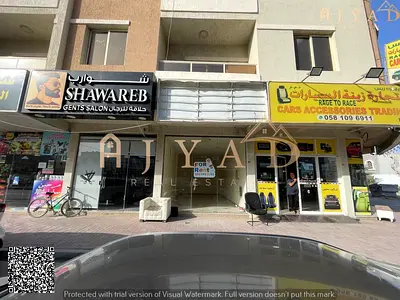 للإيجار: محل تجاري في المويهات 3 عجمان، قريب من شارع الأكاديمية، مساحة كبيرة، على شارع رئيسي، رؤية ممتازة، حركة مستمرة، موقع حيوي، فرصة ممتازة للأعمال