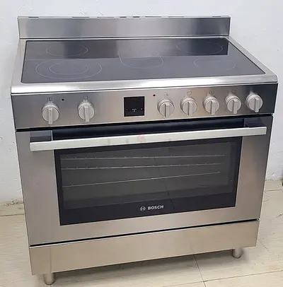Bosch 5 Zones Electric Cooker freestanding