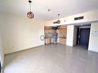 UNFURNISHED --SPACIOUS SIZE-READY TO MOVE