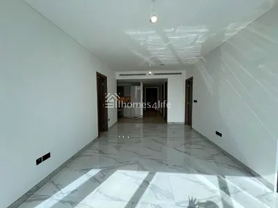 Luxury Living | 2 BR + Maid | Burj View