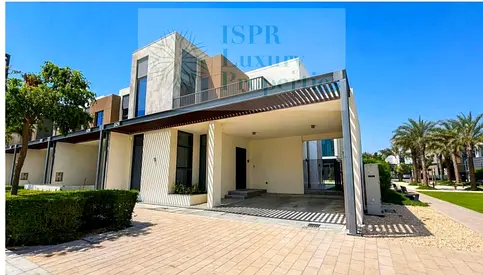 Vacant l Single Row l Near to Park & Pool