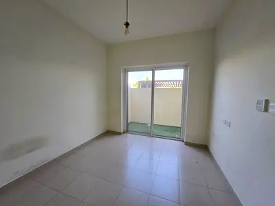 SPECIOUS | GROUND FLOOR UNIT | VACANT