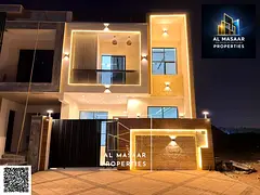 Three-story villa at a bargain price, including registration and ownership fees, on the main street,