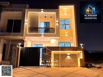 Three-story villa at a bargain price, including registration and ownership fees, on the main street, ready to move in, in one of Ajman's most prestigi
