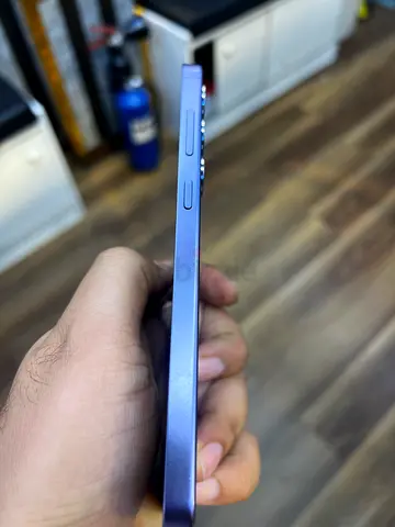 samsung- Good Condition, Blue, Unlocked (Side View)