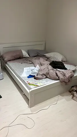 160x200 bed frame with mattress - white, used, good condition (3 Months Used)