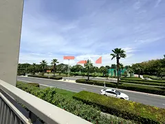 Single Row | Corner Unit | Walk to Community