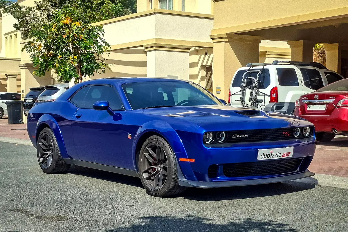 Dodge Challenger 2022 — photo 1 of 16