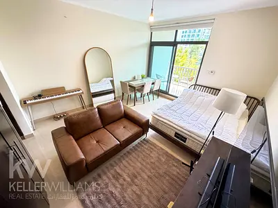 Lovely Furnished small studio balcony Canal view