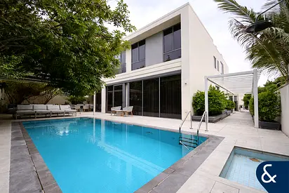 Renovated | Private Pool | Single Row | May