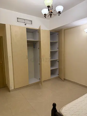 ROOM FOR FILIPINO COUPLE OR TWO LADIES ONLY IN TECOM 3MINS WALKING DISTANCE TO METRO STATION