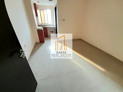 Close kitchen studio available for family Good location central Ac central gas Muwaileh