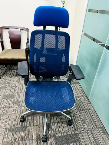 Modern ergonomic office chairs