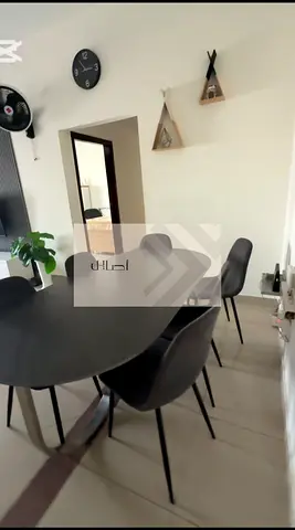 شقة واسعة مكونة من 3 غرف نوم وصالة للإيجار في الراشدية 1، عجمان | مبنى عائلي