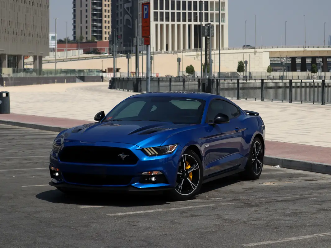 Ford Mustang 2017 — photo 1 of 11