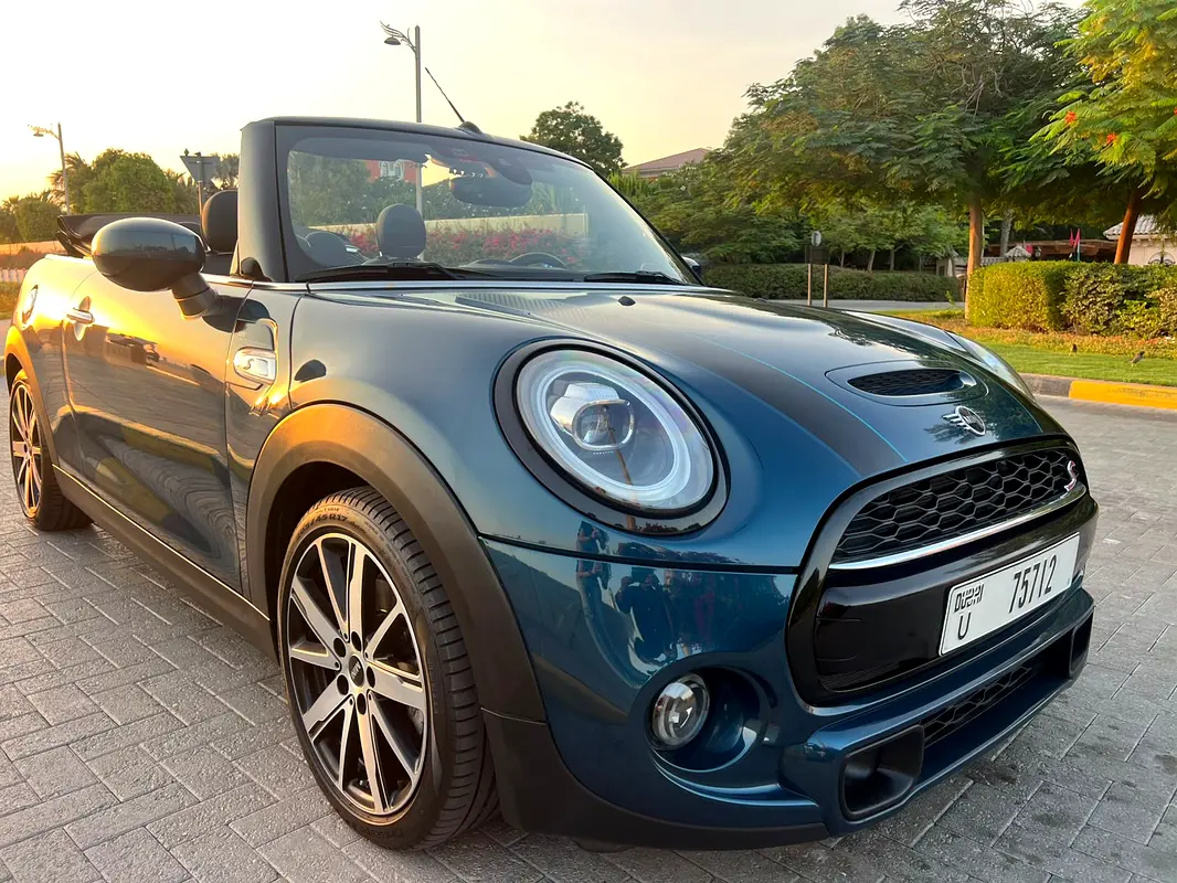 MINI Cooper 2021 — photo 1 of 12