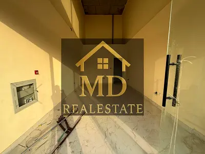 Shops for annual rent, a very distinguished location on a main street. Seize the opportunity.