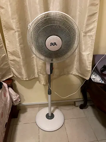 RR standing pedestal fan - good working condition