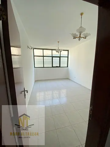 شقة ابو شغاره2 غرف و صالة و 2 حمامات وتكييف علي المالك و خزائن حائط بدون رسوم ادارية