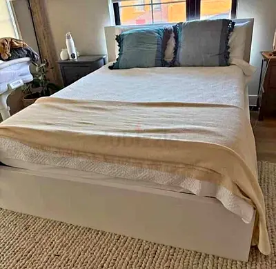 IKEA White MALM Queen Storage Bed with IKEA Mattress 160 x 200 cm