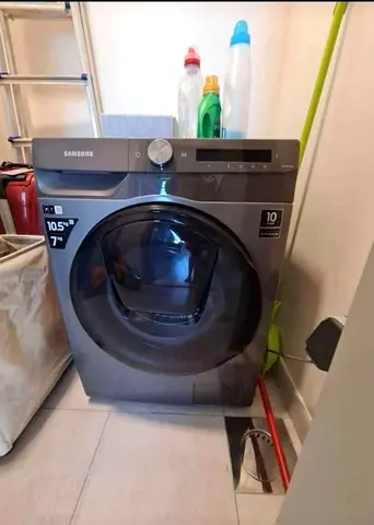 Samsung Front Load Washer Dryer 10kg / 7kg combine door in door - Gray, Good Condition