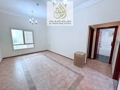 🌟 هل تبحث عن الرفاهية والراحة في قلب الشارقة؟ شقة 1BHK فاخرة في المجاز 3 بانتظارك الآن! 🏠