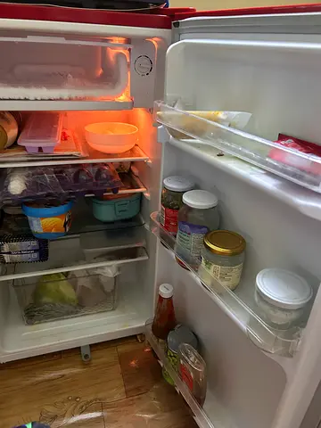 Small single-door refrigerator / mini fridge in working condition