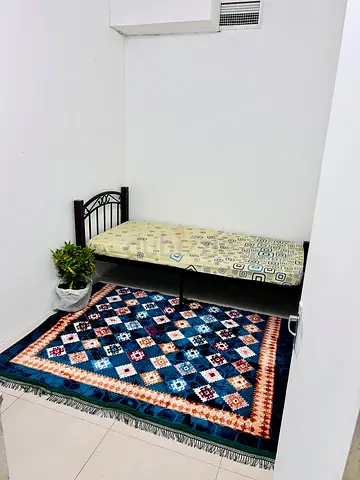 1600, AL FALAH STREET FULLY FURNISHED CLOSED PARTITION 4 EXECUTIVE MALE FEMALE BACHELOR NEAR STAR 1