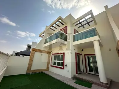 Spacious 5 bedroom villa for Rent With Maid's Room