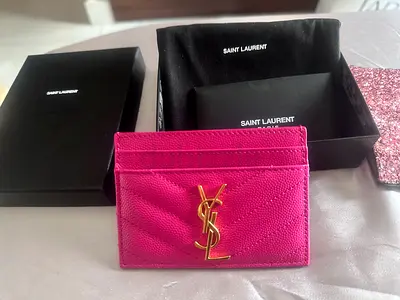 Authentic Saint Laurent pink leather caviar YSL card holder with box