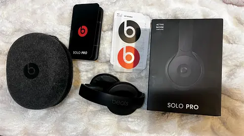 Beats Solo Pro Wireless Noise Cancelling Headphones - Black