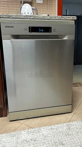 Samsung Stainless Steel Freestanding Dishwasher - Excellent Condition- few months use- warranty ava