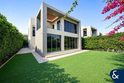 Single Row | Furnished | Close To Park