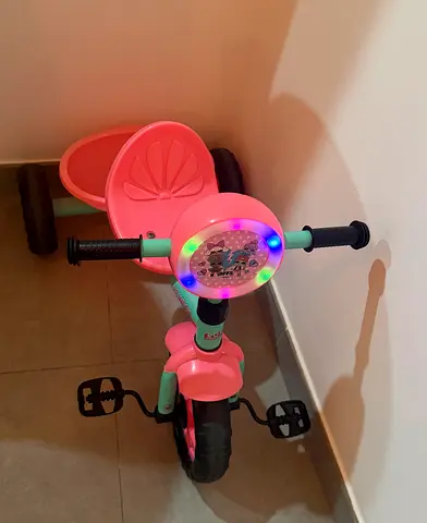 Kids tricycle