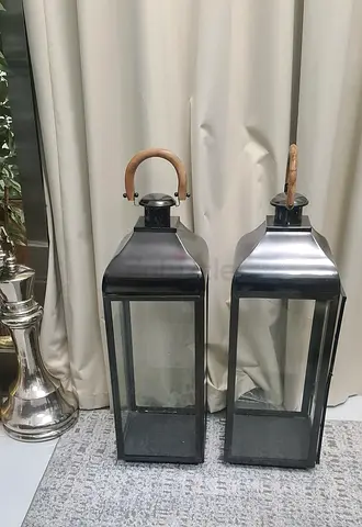 Stunning 2X huge lanterns H95cm from the one (side are broken glass)