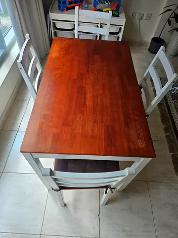4 seater Dining table with 4 chairs