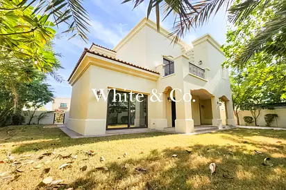 Vacant | Close to Pool | Back to Back