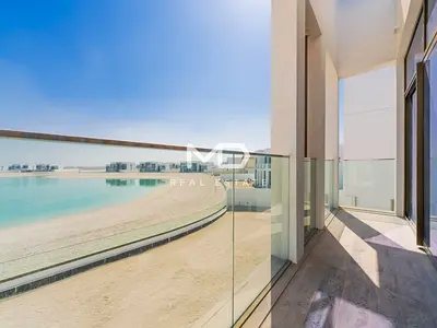 Vacant | V5 Select | Prime Area | Waterfront View