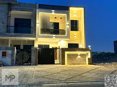 فيلا طابقين وروف بسعر شامل رسوم التسجيل والتمليك على الشارع الرئيسي جاهزة للسكن في أرقي مناطق عجمان تملك حر لجميع الجنسيات بدون دفعة مقدمة. .