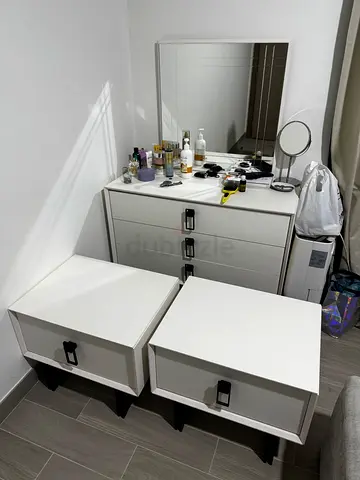 White Chest Drawers / Storage Boxes - Set of 2, Good Condition