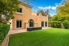 Extended C3 Villa | Huge Potential |Quiet Location