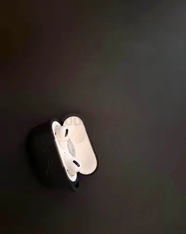 Apple AirPods Pro (1st gen) with protective silicone case - good condition