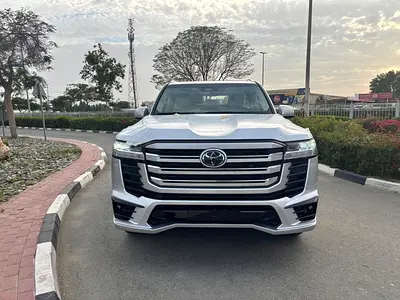 Toyota Land Cruiser GXR 2025 - GCC Specs - Brand New