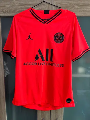 Paris Saint-Germain (PSG) Mens Football Jersey - Size Medium, Coral/Red (Jordan Brand)