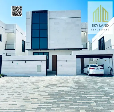 Registration included - Prime location - Two floors & roof