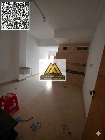 Very clean studio apartment | Directly on Kuwait Street | Prime location close to all services | Easy access to Sharjah and Dubai