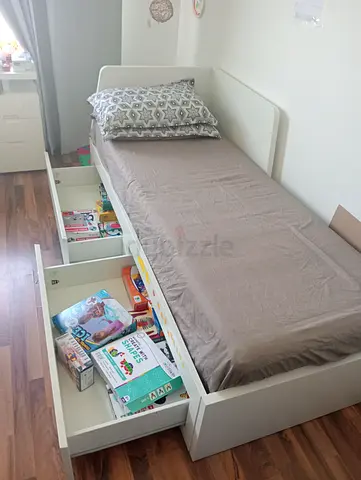White Single Bed with Built-in Storage Drawers (2 mattresses included)